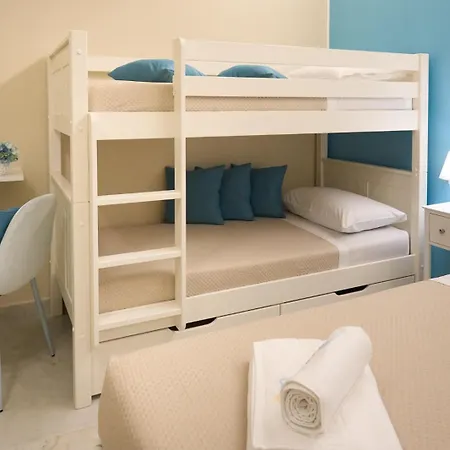 Colors Frühstückspension Lesina