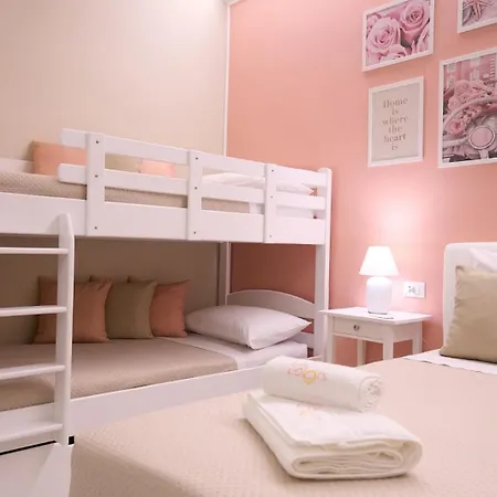 Alojamento de Acomodação e Pequeno-almoço Colors Lesina